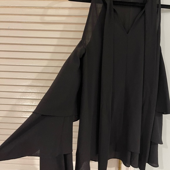 1 State Cold Shoulder Top - Picture 4 of 4